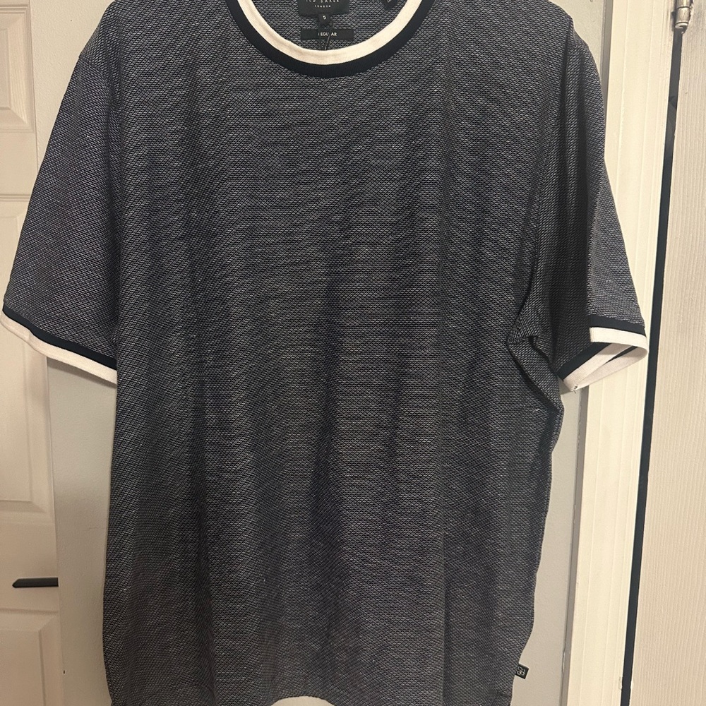 Men's Black and White T-Shirt